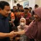 Ketua Umum Partai Gerindra Prabowo Subianto saat bersama Masyarakat. (Facbook.com/@Prabowo Subianto)
