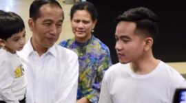 Presiden Joko Widodo bersama putranya  Calon Wakil Presdien, Gibran Rakabuming Raka. (Dok. Presidenri.go.id)