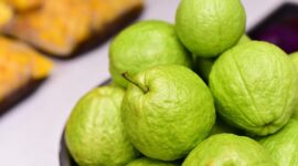 Jambu mengandung kandungan vitamin C yang tinggi. (Pixabay.com/
MYCCF)