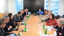 Menkeu Sri Mulyani Indrawati mengadakan pertemuan bersama Manuela Ferro, Vice President EAP (East Asia and Pacific) dari World Bank Group. (Dok. Kemenkeu.go.id)