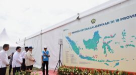 Presiden RI Prabowo Subianto saat meresmikan 37 proyek ketenagalistrikan nasional yang tersebar di 18 provinsi. (Dok. Tim Media Prabowo)