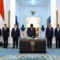 Presiden RI Prabowo Subianto menandatangani Keppres Pengangkatan Dewan Pengawas dan Badan Pelaksana dari Badan Pengelola (BP) Investasi Danantara. (Dok. Tim Media Prabowo)

